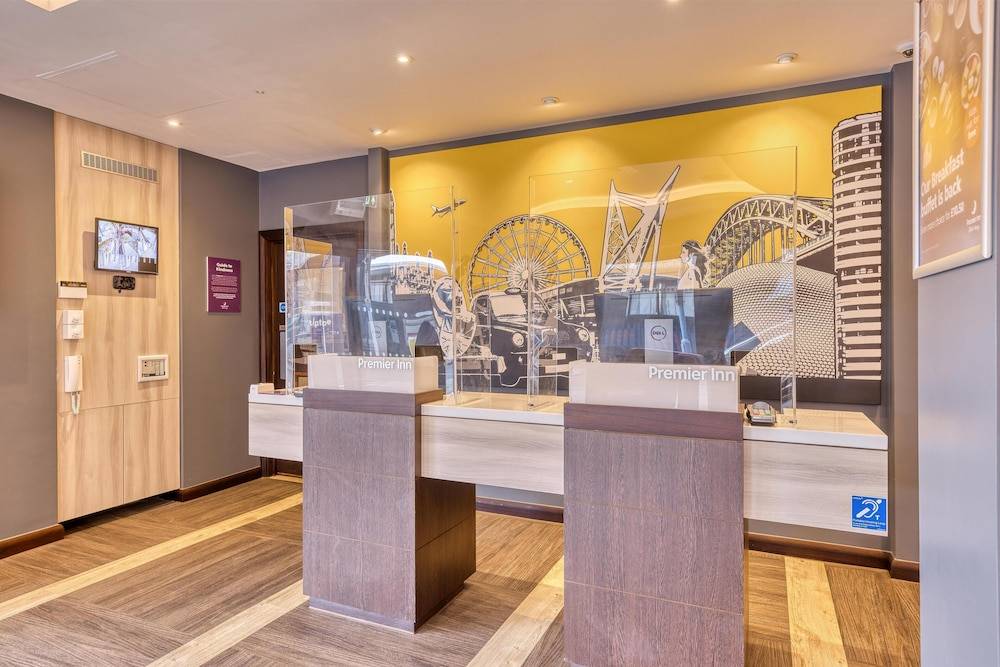 Premier Inn London Uxbridge Town Centre 2