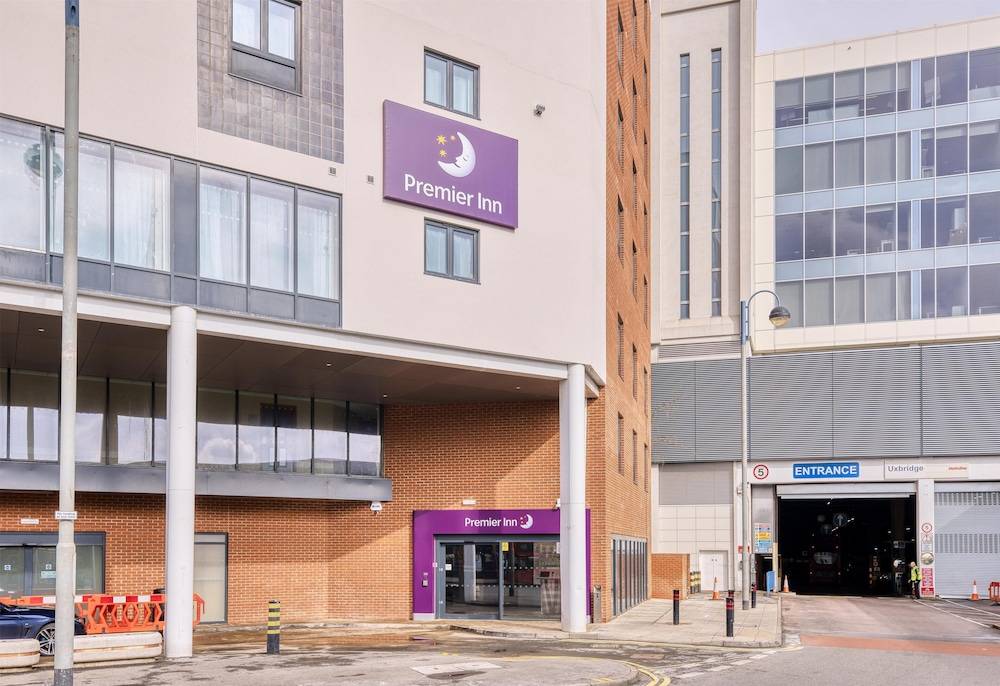 Premier Inn London Uxbridge Town Centre 1