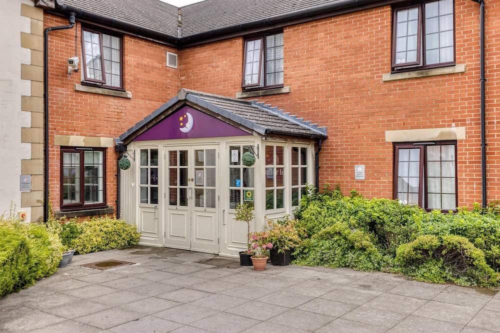 Premier Inn Waltham Abbey 1
