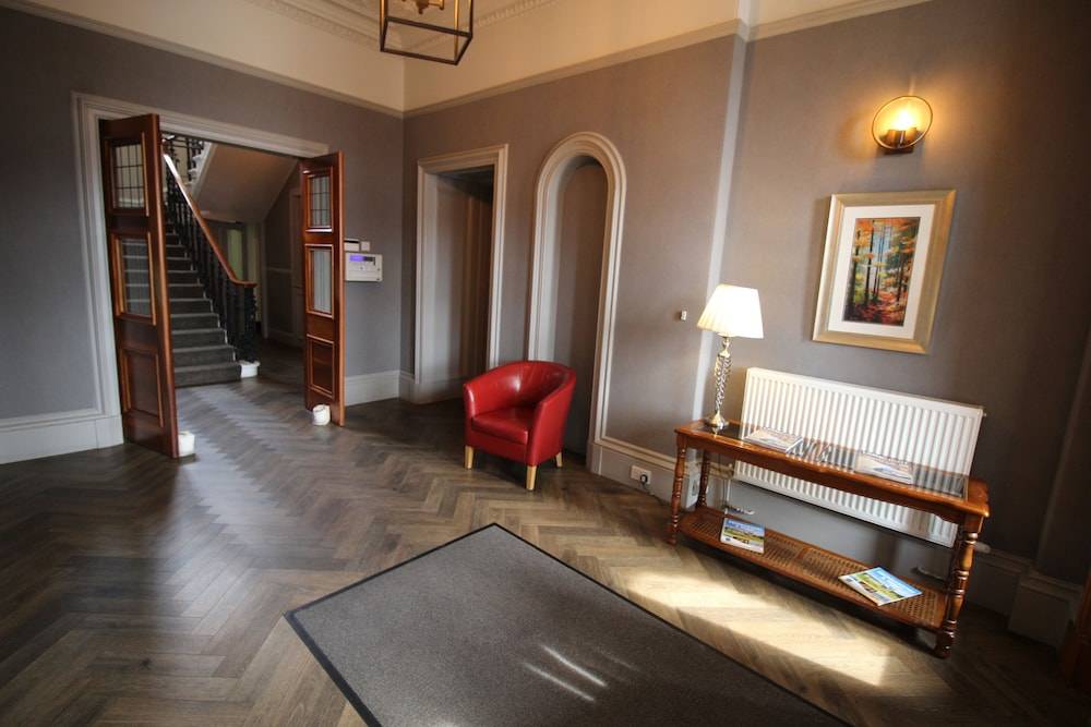 The Royal Hotel Elgin 2
