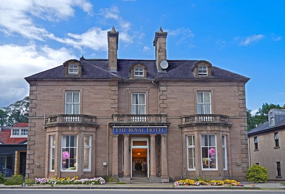 The Royal Hotel Elgin 1