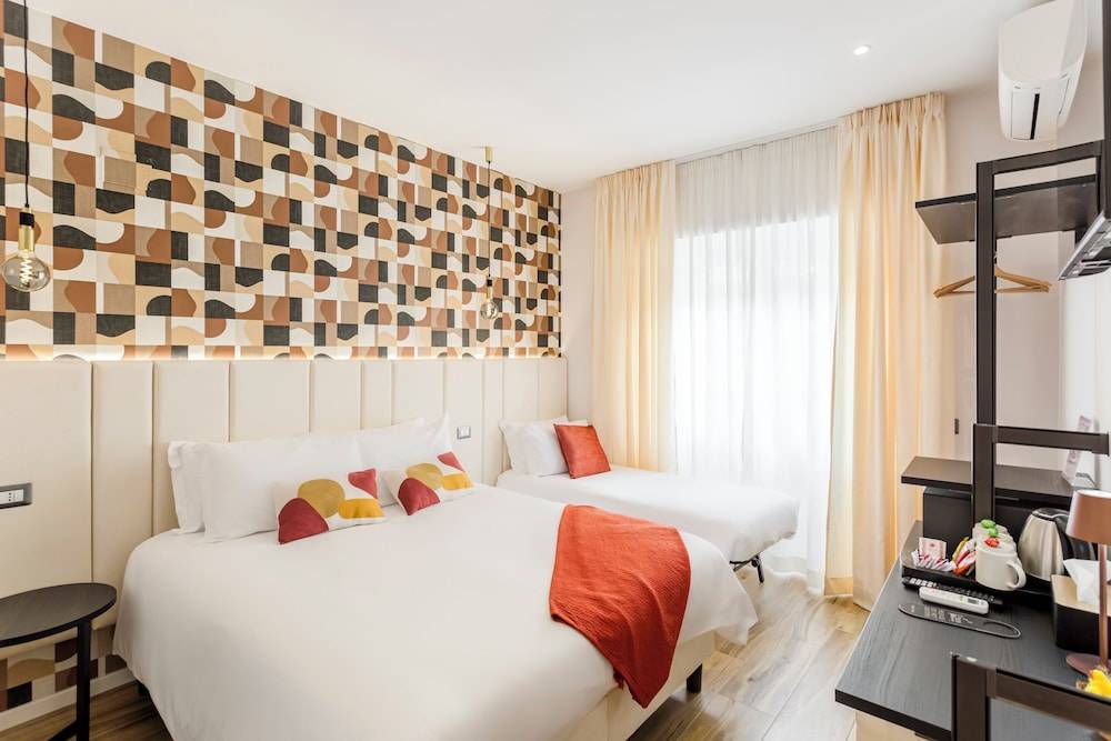 Romi Suite 1