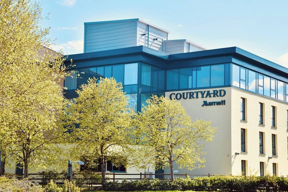 Courtyard by Marriott Glasgow Airport 1