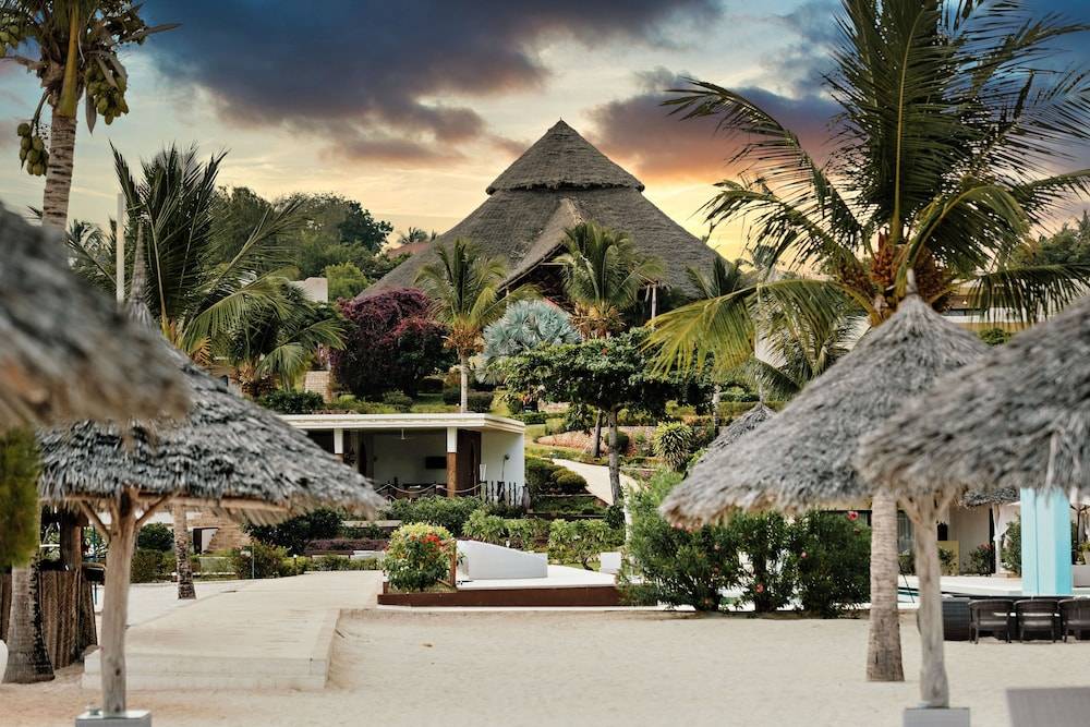 Gold Zanzibar Beach House & Spa 2