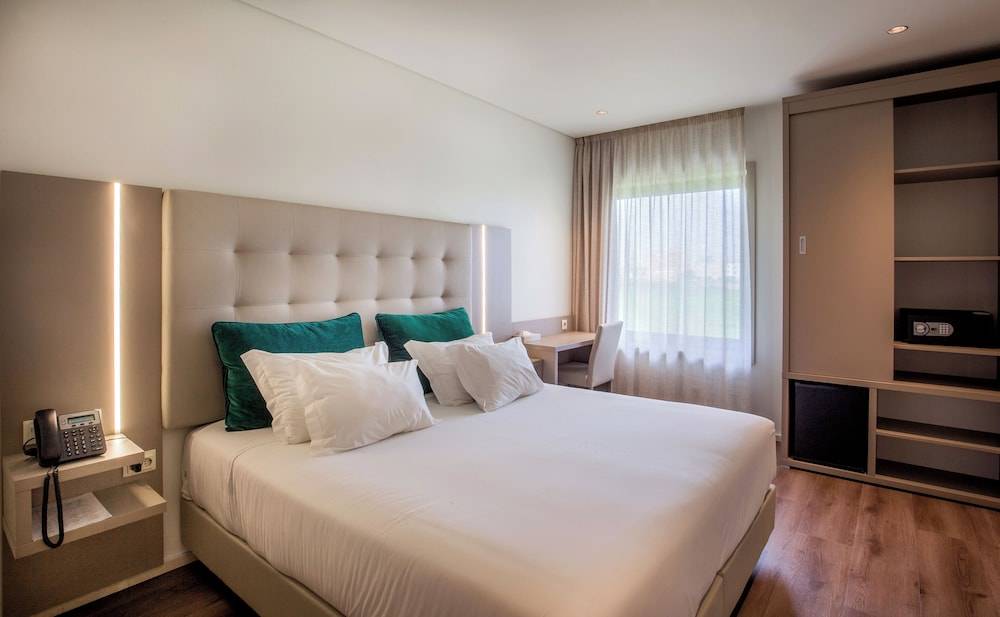 Oporto Airport & Business Hotel 1