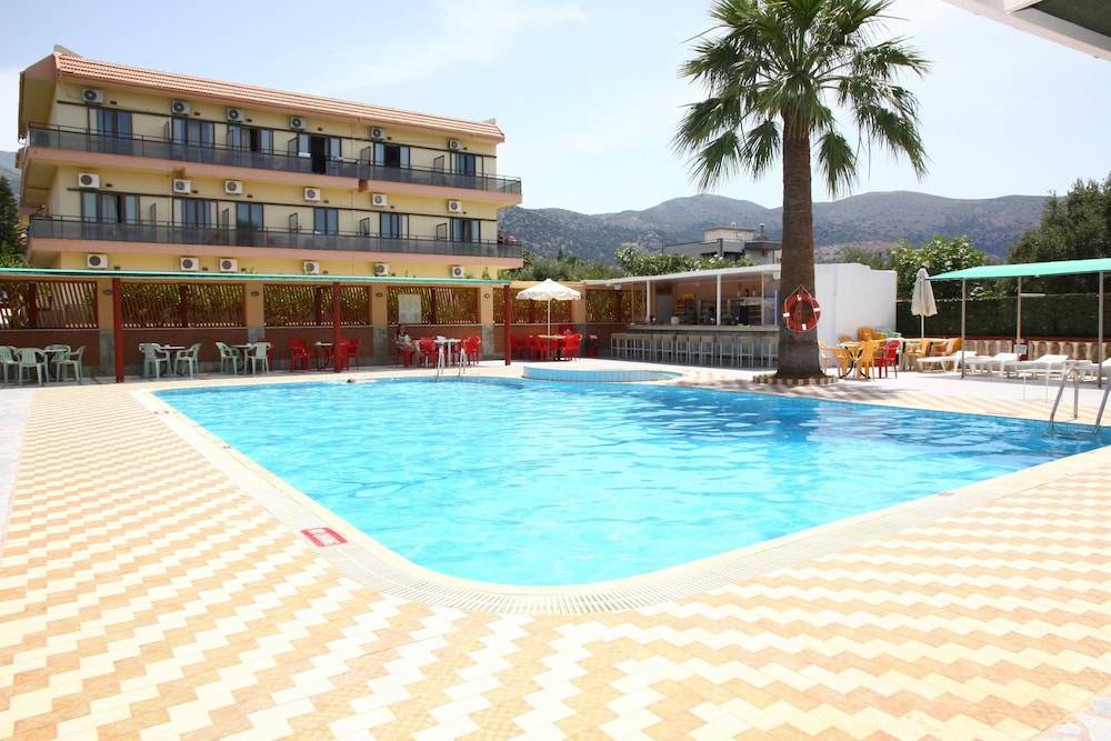 Triton Garden Hotel 1