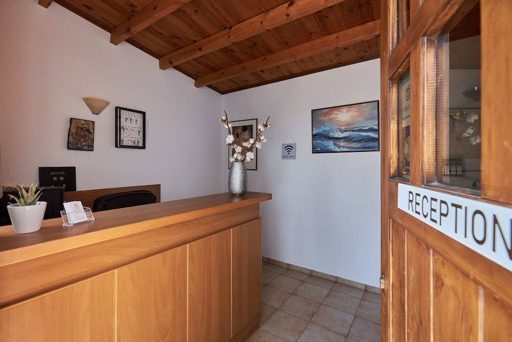 Mila Malia Studios Hotel 2