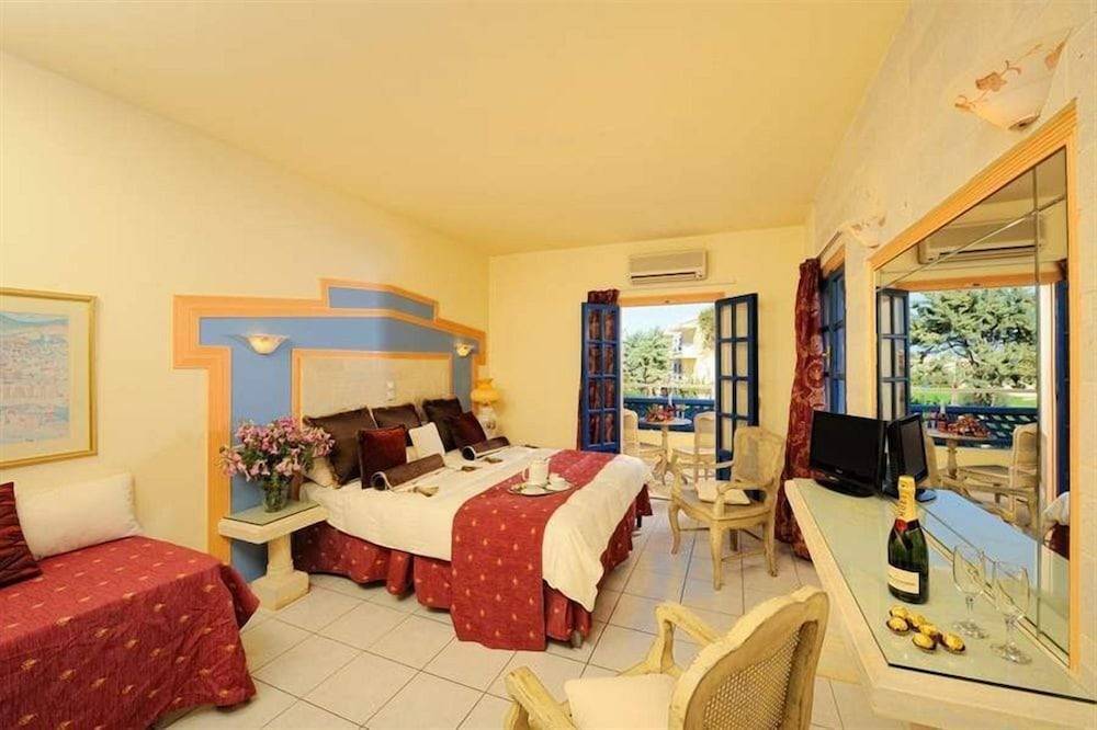 Parthenis Hotel & Suites 2