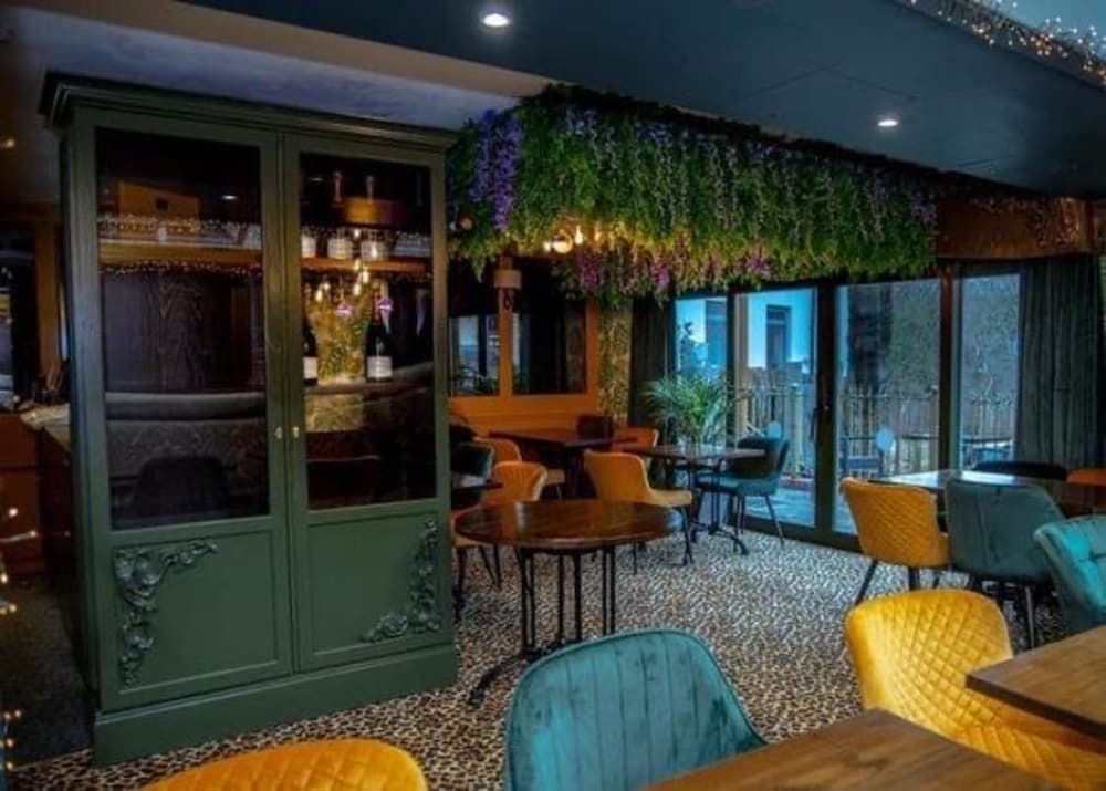 OYO The Townhouse 2