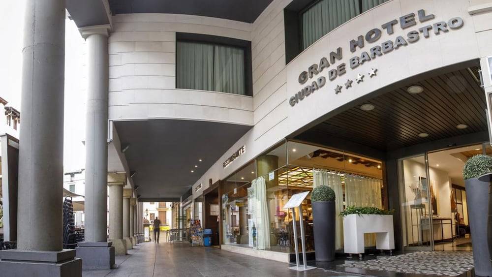Gran Hotel Ciudad de Barbastro 1