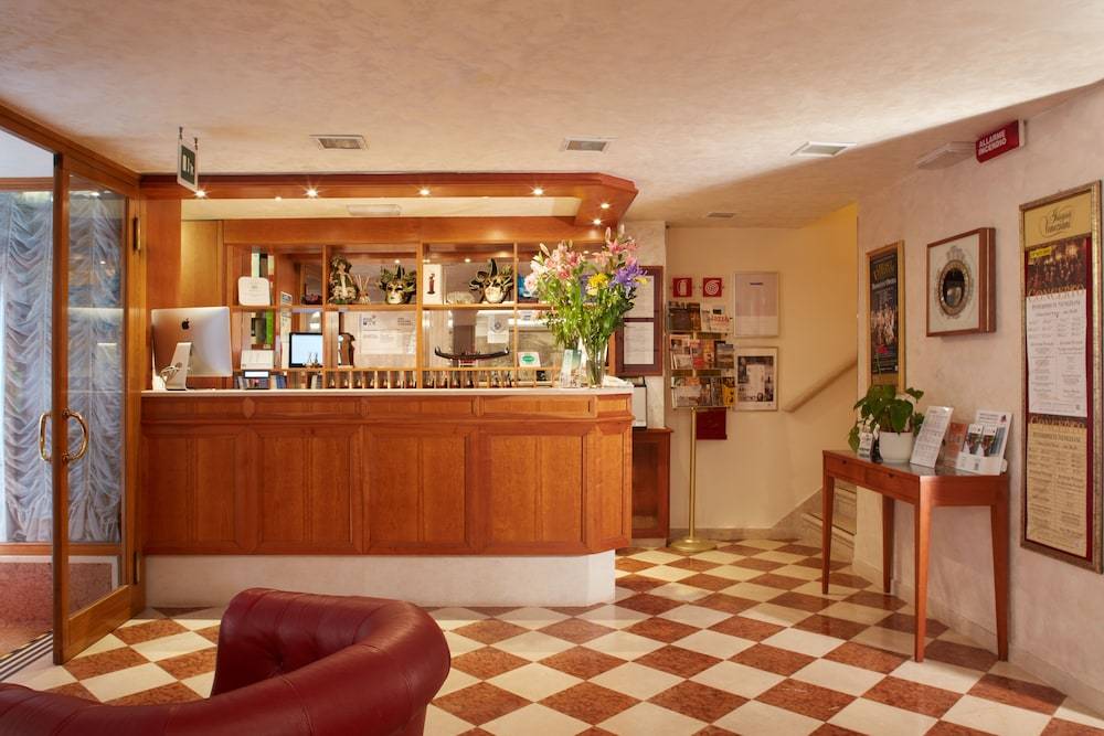 Hotel Commercio & Pellegrino 2