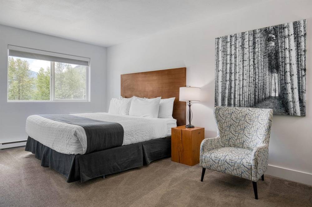Stoke Hotel SureStay Collection by Best Western 1