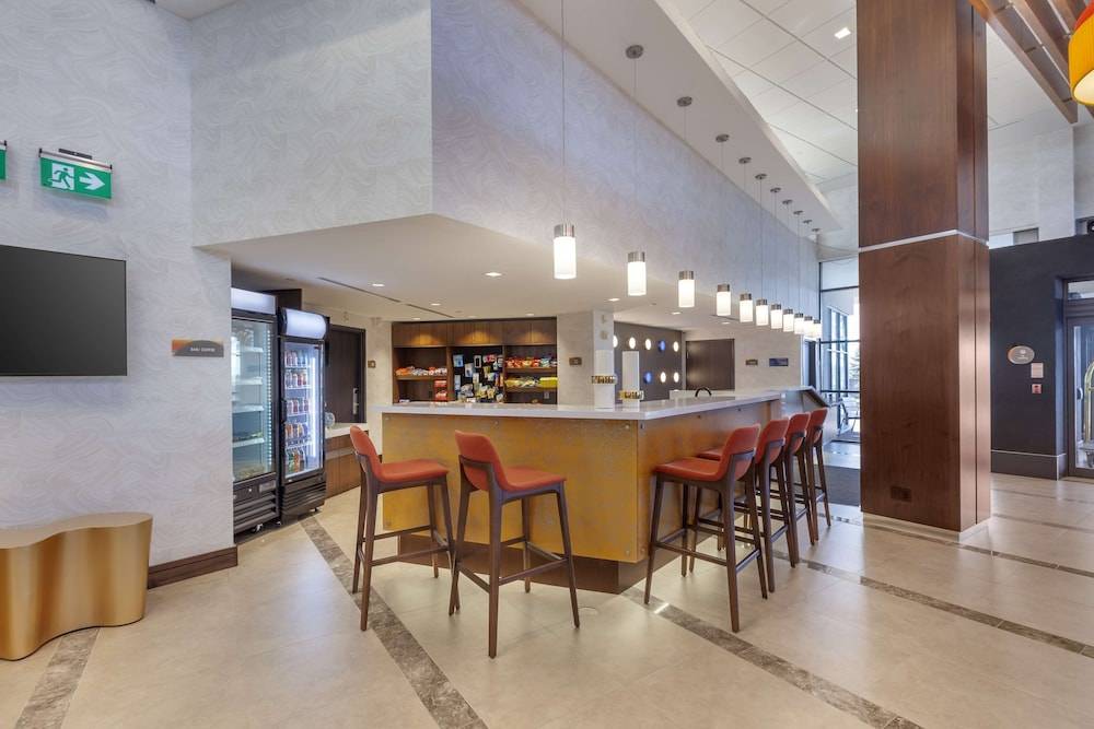 GLō Best Western Toronto Mississauga Corporate Centre 2