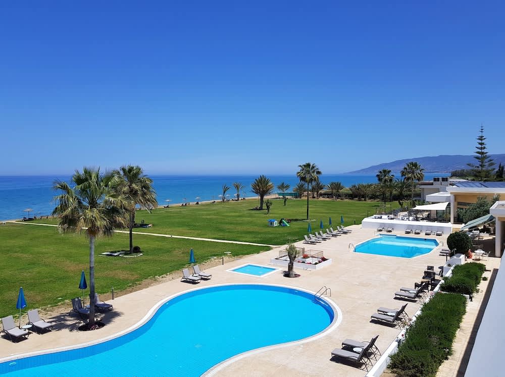Natura Beach Hotel And Villas 1