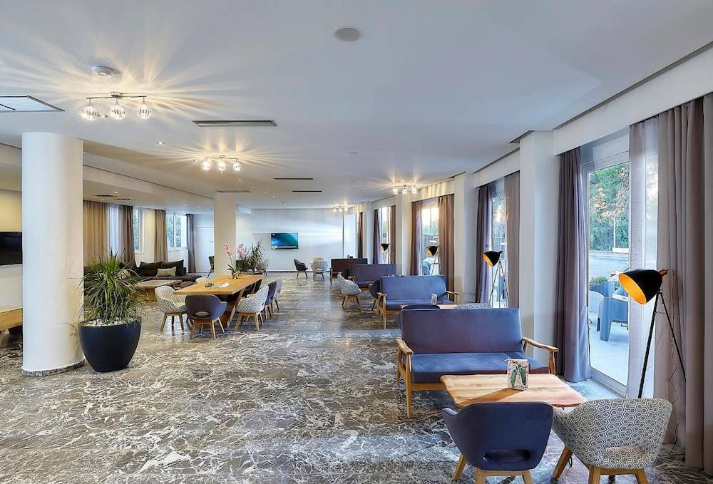 Vasia Royal Hotel 2