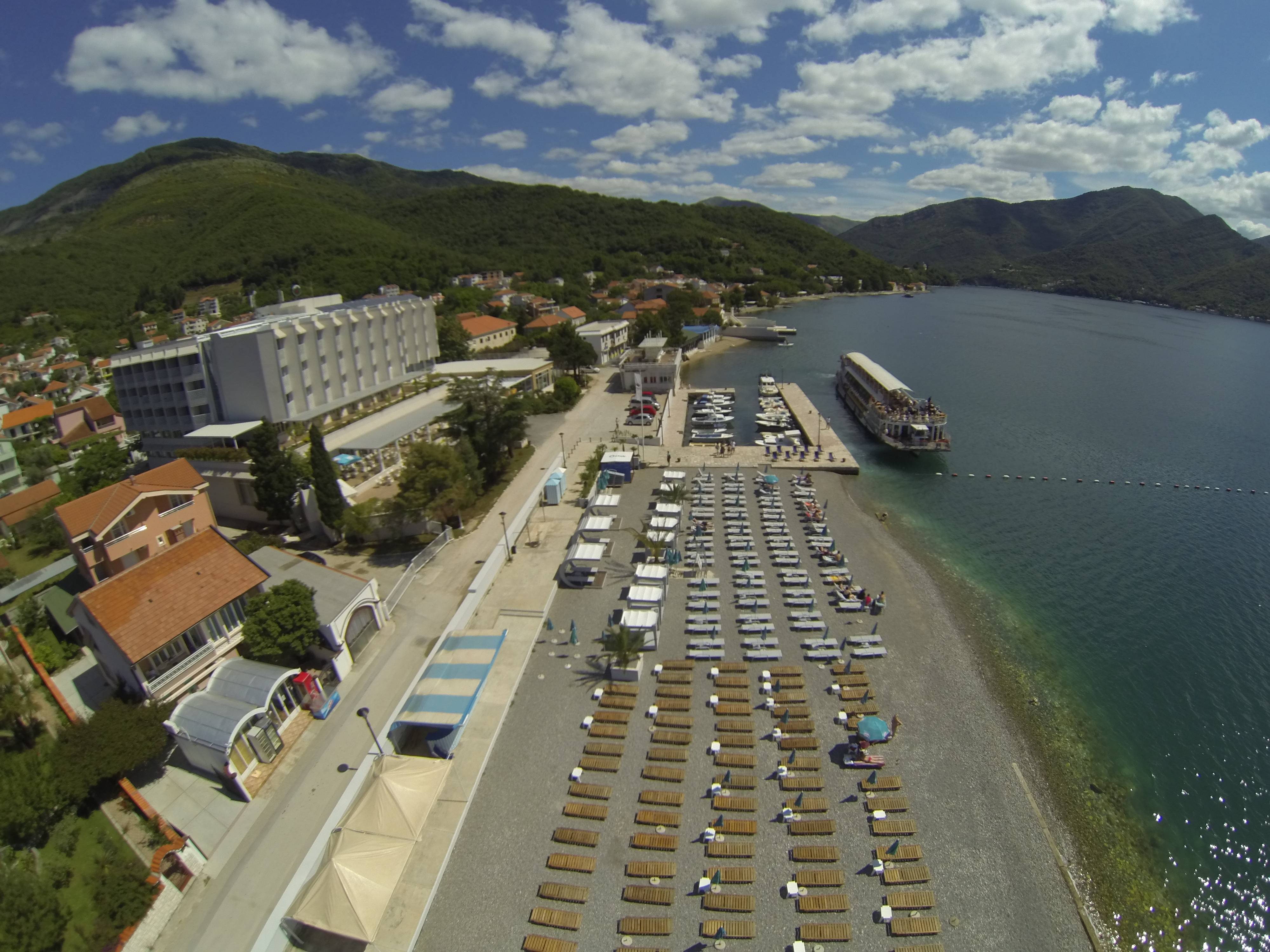 Carine Hotel Delfin 2