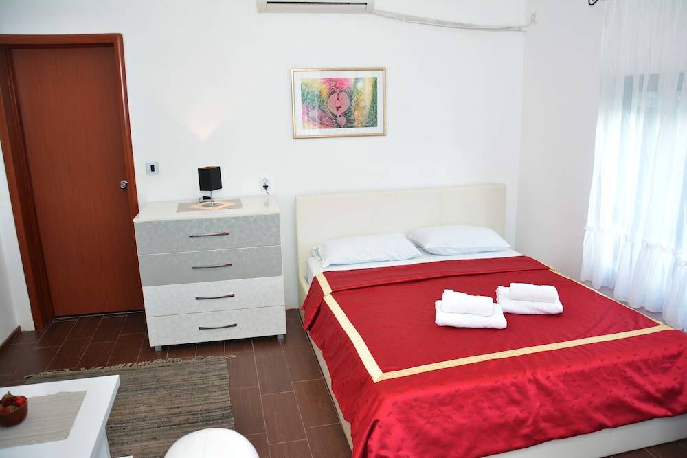 Apartments MaXhit 2