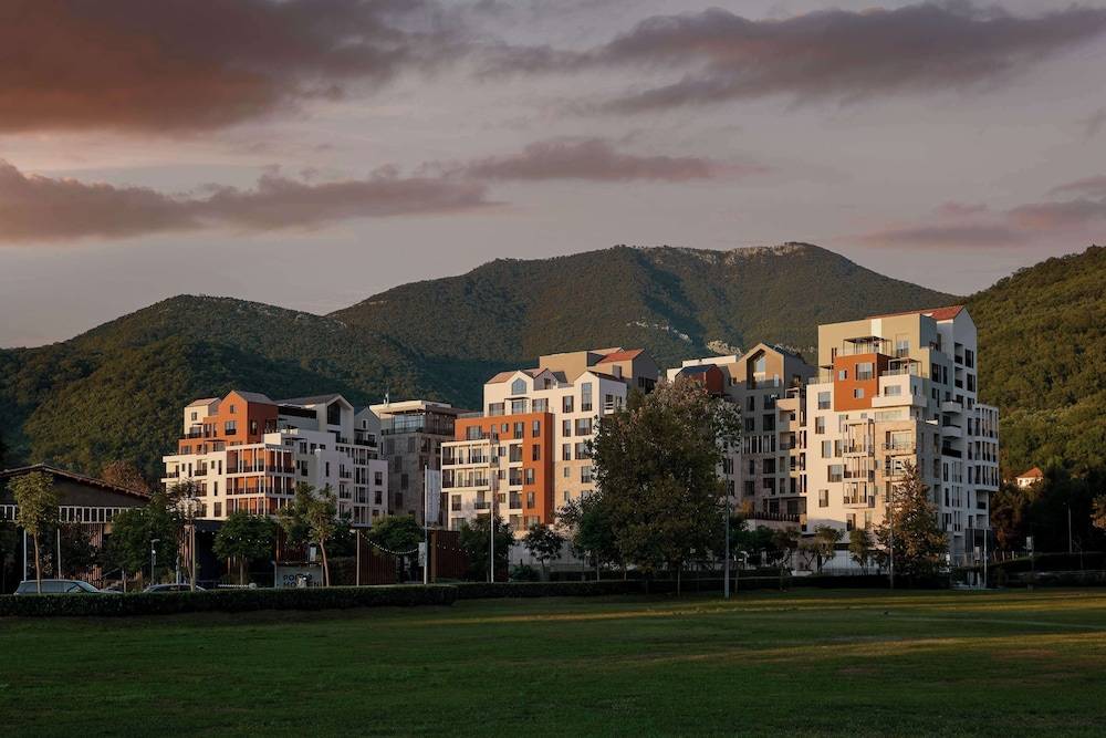 SIRO Porto Montenegro 1