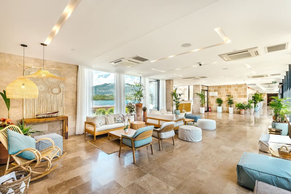 Monte Palm Beach 2