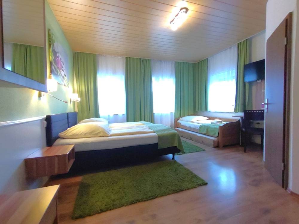 Hotel Smart-Inn 1