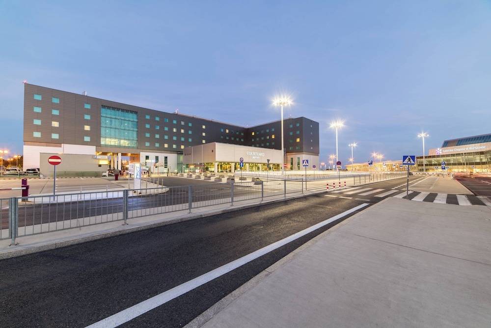 Courtyard by Marriott Warsaw Airport 1