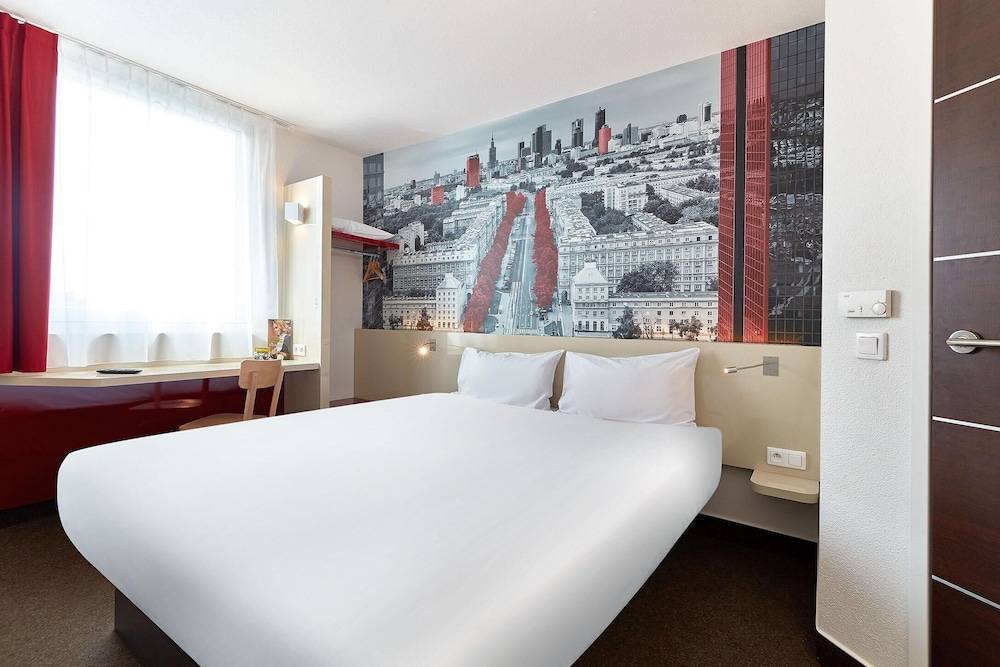 B&B Hotel Warszawa-Okęcie 1