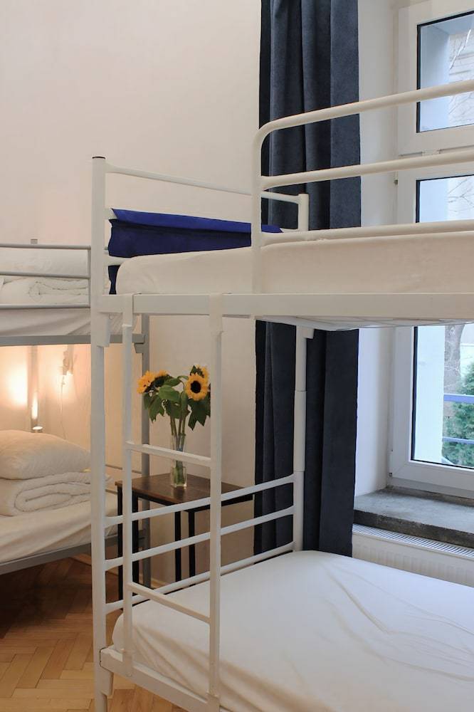 Warsaw Hostel Centrum Private Rooms & Dorms 1