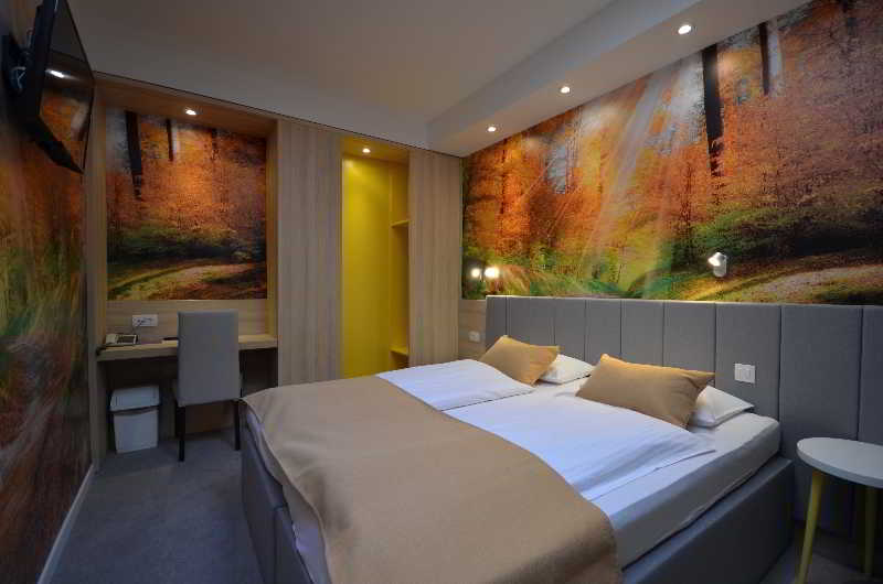 Hotel Emonec 2