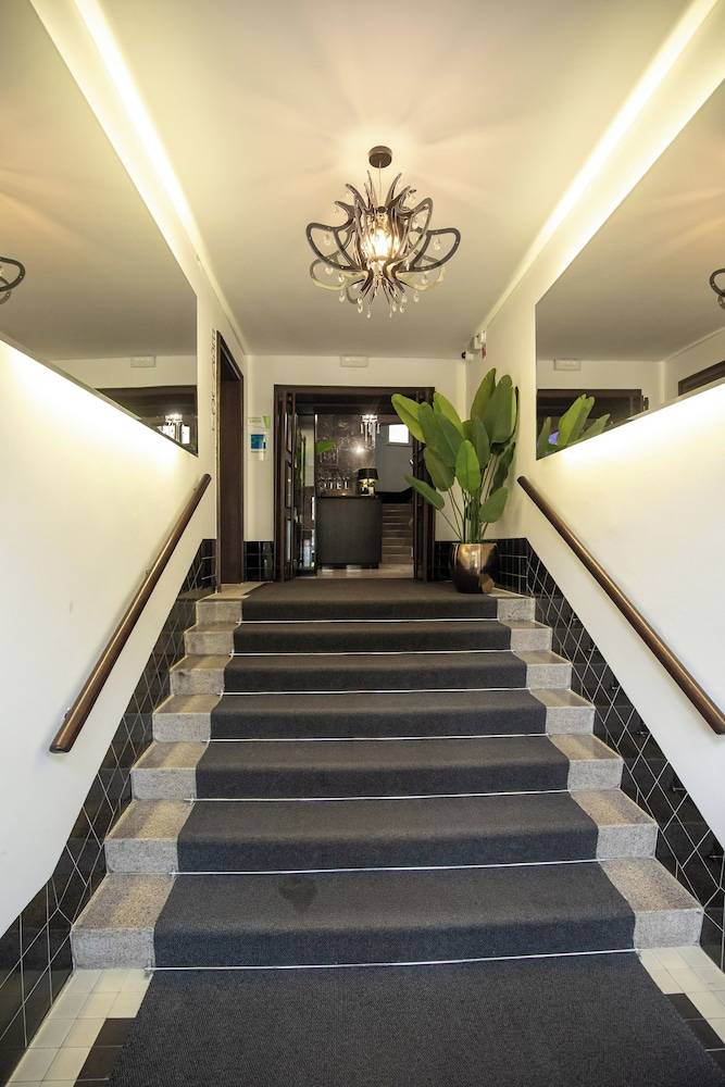 Urban Boutique Hotel Center 2