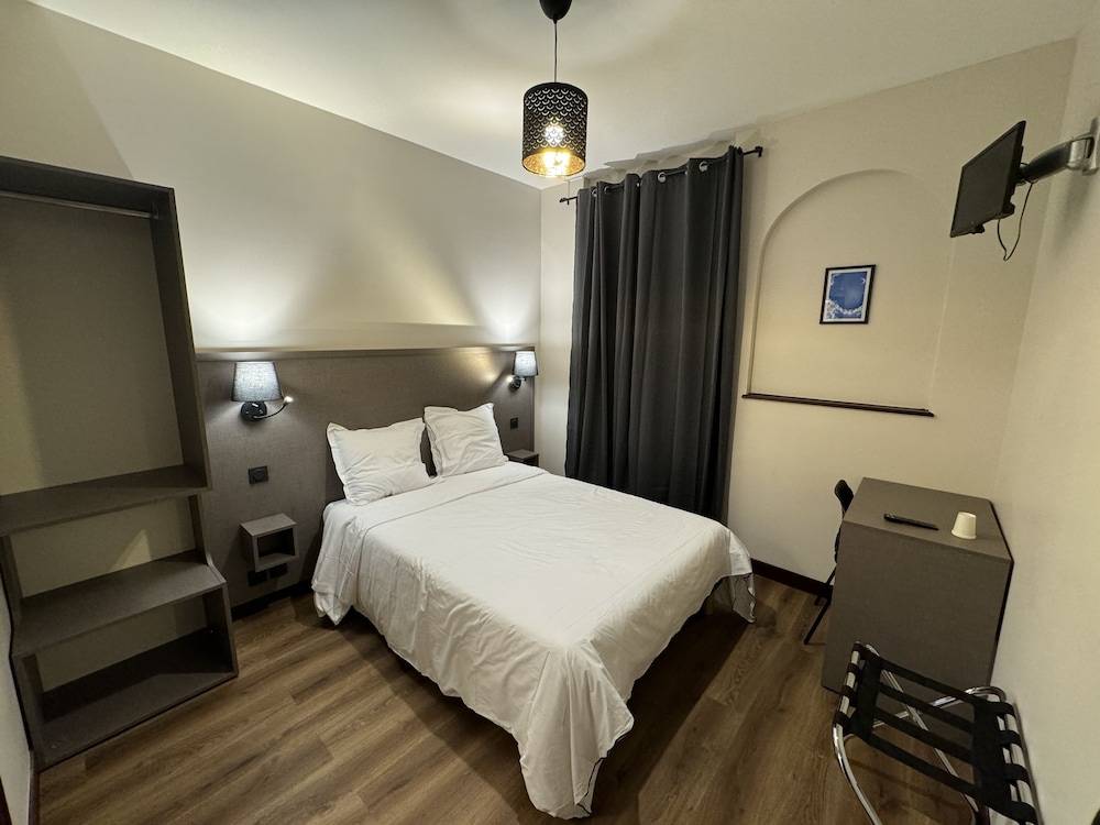 HÔTEL ROYAL MONTREUIL 2