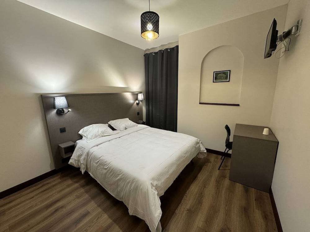 HÔTEL ROYAL MONTREUIL 1