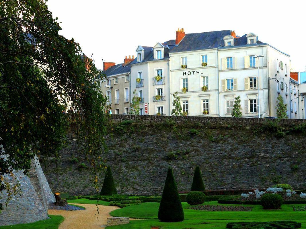 Logis Hôtels- Hôtel Marguerite d'Anjou Angers château 2