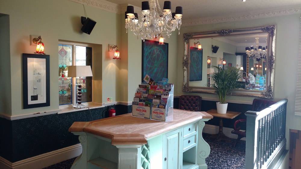 Royal Hotel, Bar & Grill 2