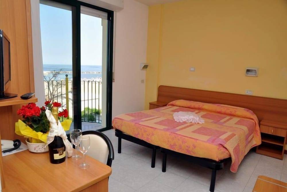 Hotel Emilia 1