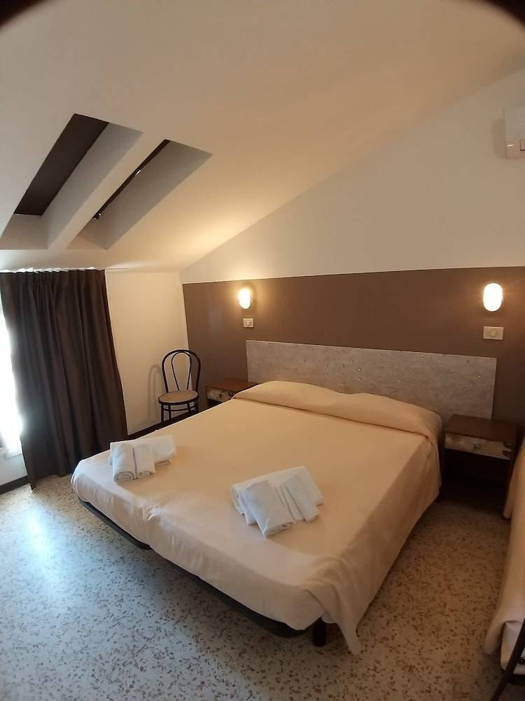 Hotel Ideal 2