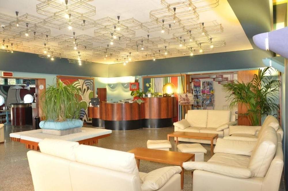 Hotel Carol & Residence Grazia 2