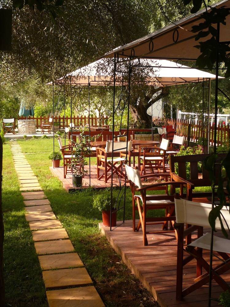 Hotel Avra 1