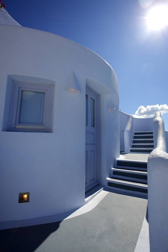 Ikastikies Suites 2