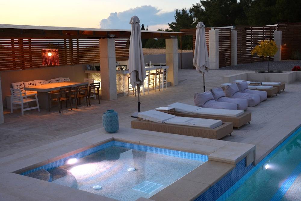 Niovi Boutique Apartments 2