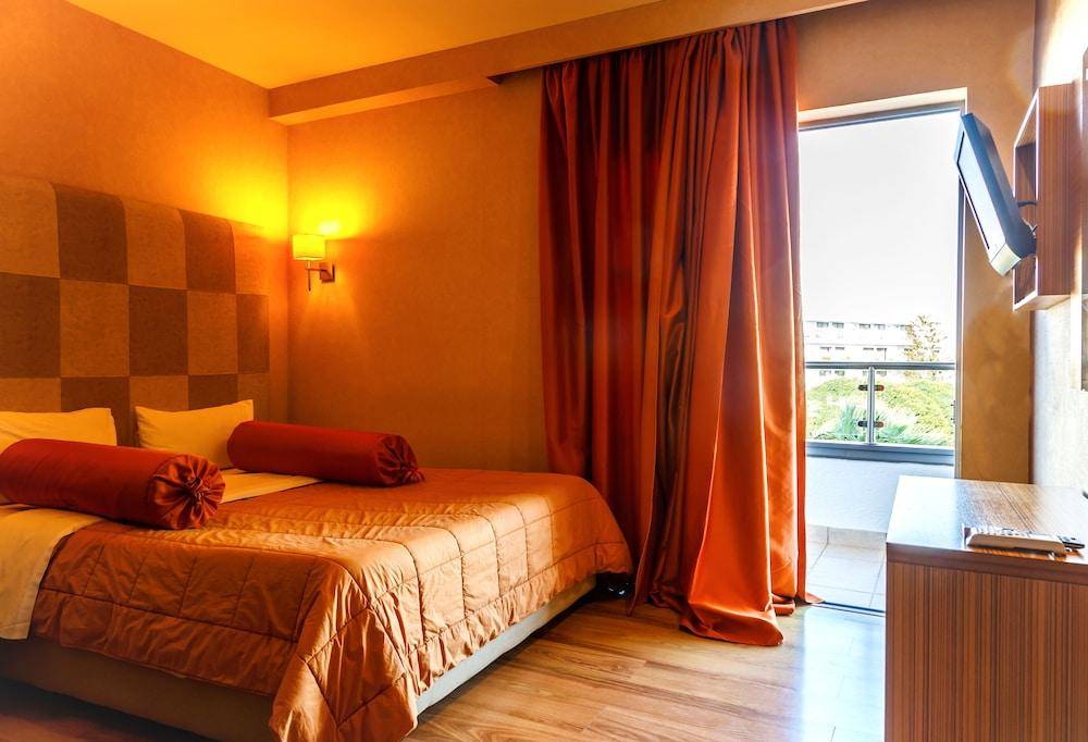 The Residence Suites - Adults Only 1