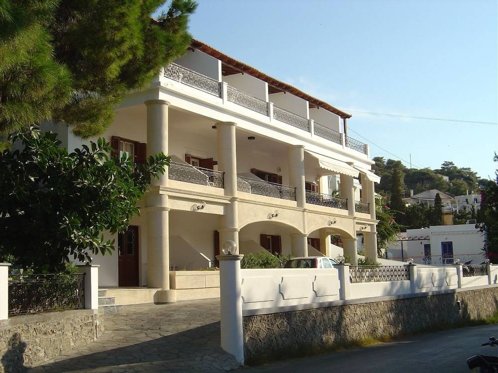 Oasis Hotel 1