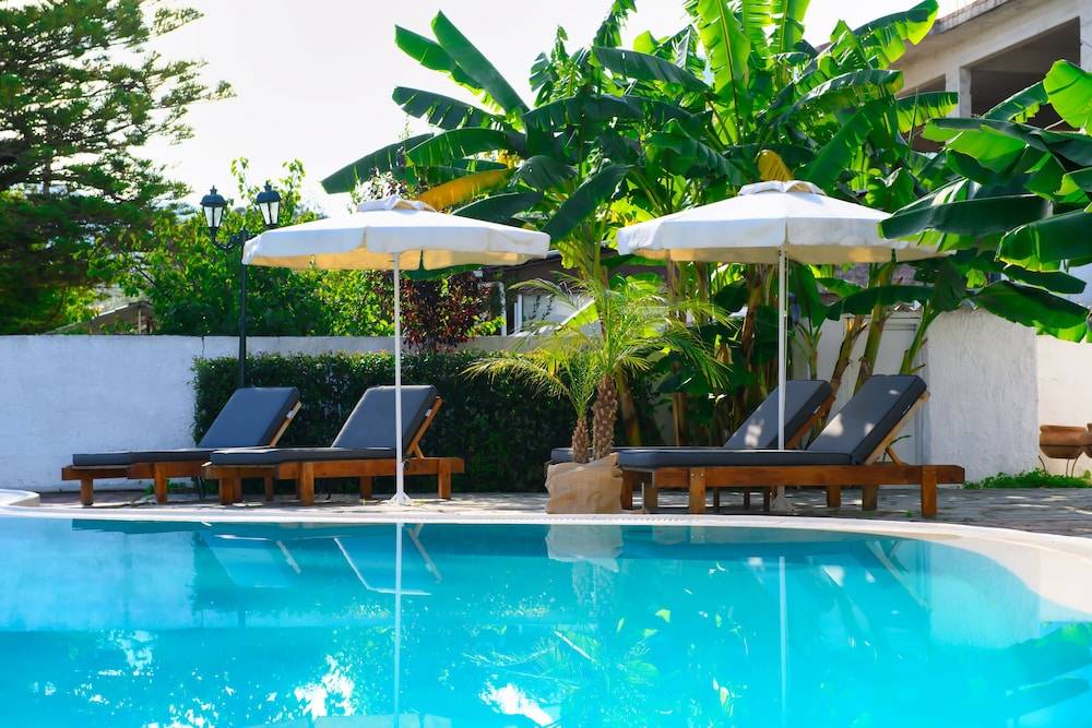 Aquarius Beach Hotel 1