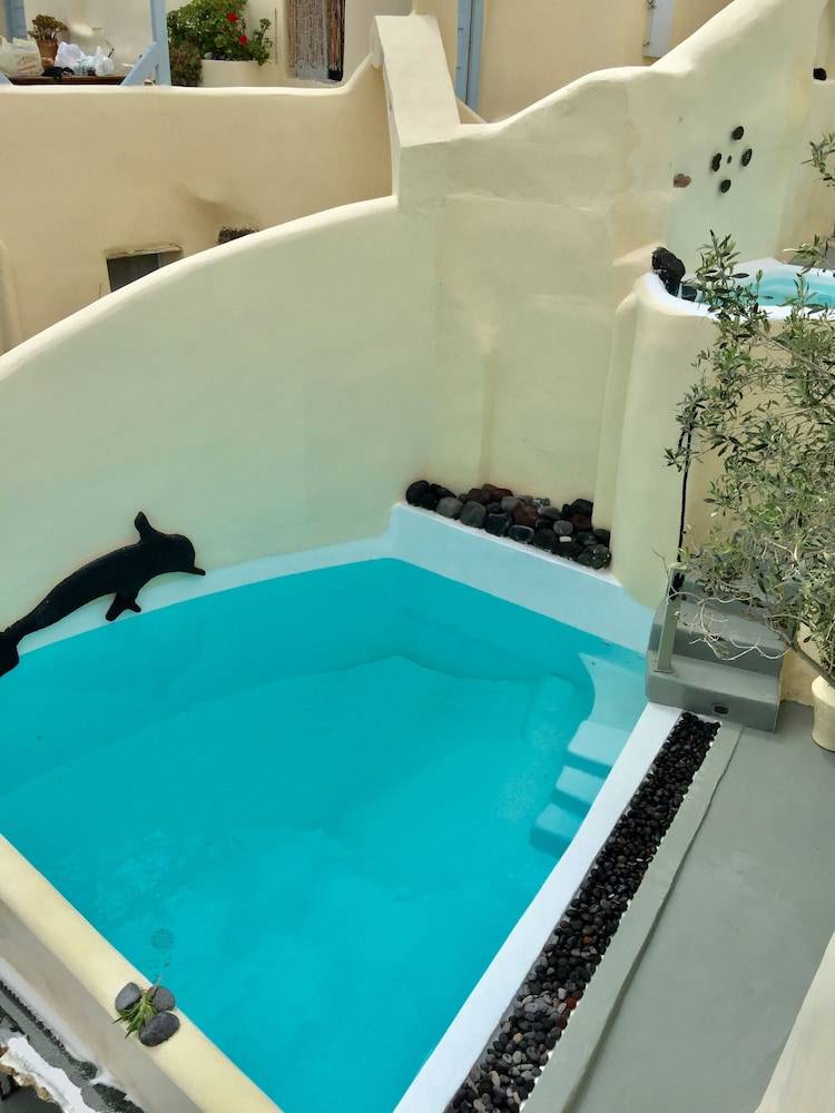 Timedrops Santorini Villas-Private pool 1