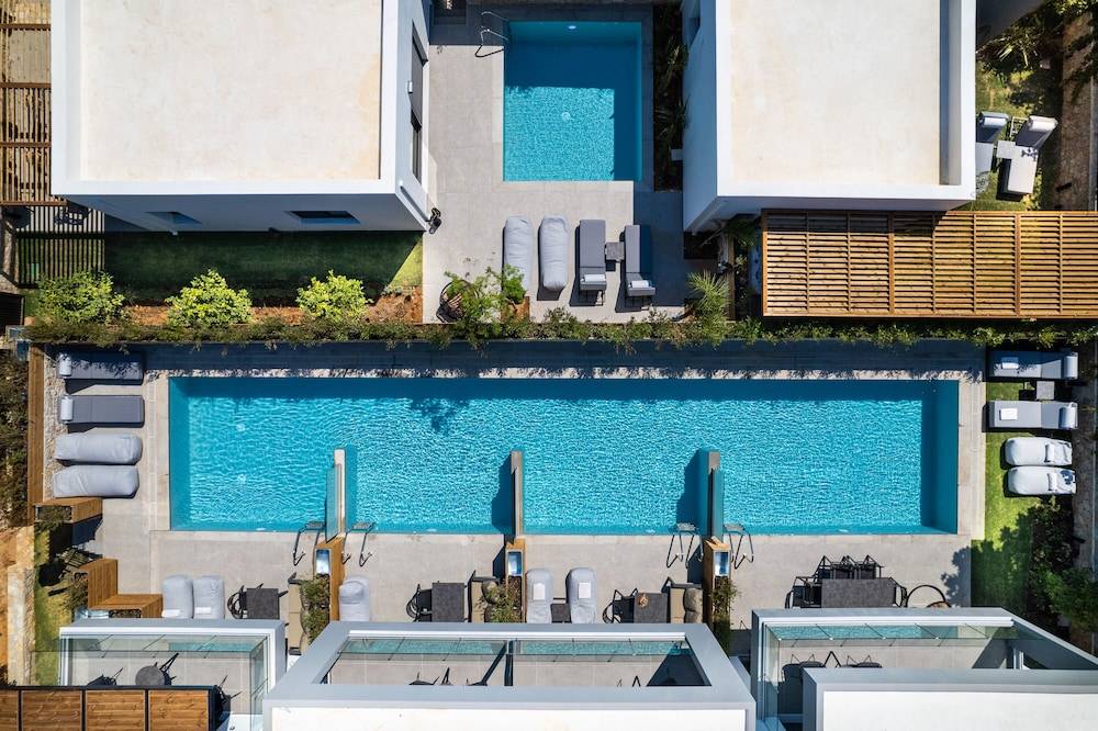 Sezian Boutique Homes and Villas 1
