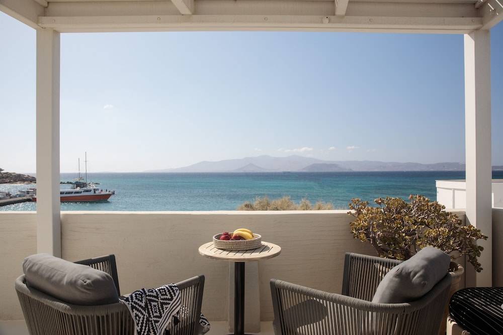 Iria Beach Art Hotel 1
