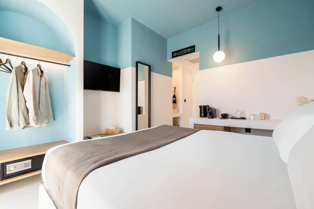 Play Paros a member of Brown Hotels 2