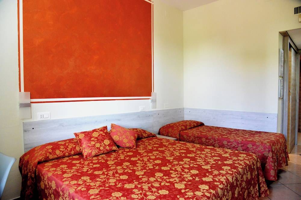 HOTEL IL PARCO - Free Parking & On-Site Dining -3- STAR SUPERIOR COMFORT 1