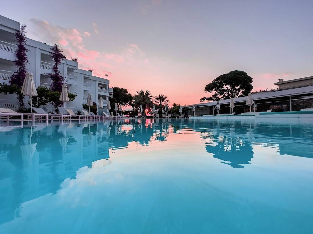Marathon Beach Resort 1