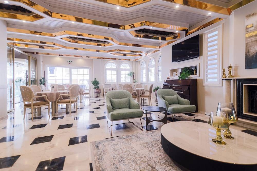 Hotel Strass 2