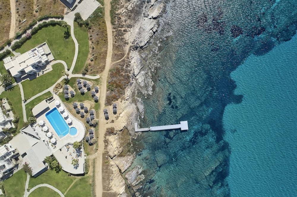 Poseidon of Paros Hotel & Spa 1